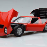 Lamborghini Miura SV Red AUTOart 1:18 - image 2 of 8