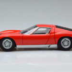 Lamborghini Miura SV Red AUTOart 1:18 - image 5 of 8