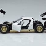 Lamborghini Miura SV White AUTOart 1:18 - image 4 of 8