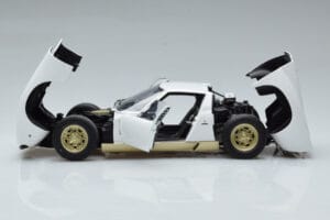 Lamborghini Miura SV White AUTOart 1:18 74544 Diecast — photo 4 of 8