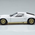 Lamborghini Miura SV White AUTOart 1:18 - image 5 of 8