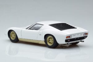 Lamborghini Miura SV White AUTOart 1:18 74544 Diecast — photo 7 of 8