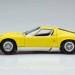 Lamborghini Miura SV Yellow Kyosho 1:18 - image 5 of 11