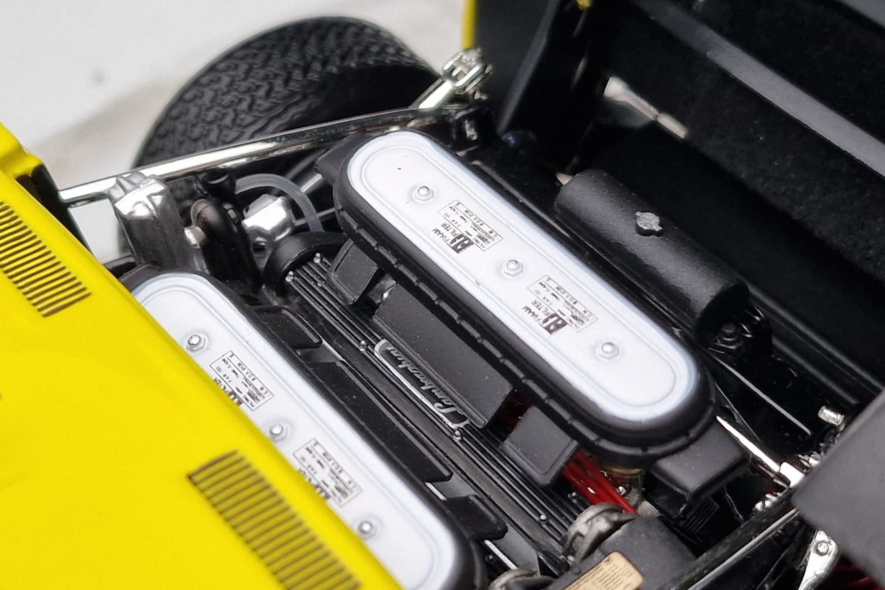 Lamborghini Miura SV Yellow Kyosho 1:18 08317Y Diecast — photo 9 of 11