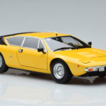 Lamborghini Urraco Yellow Kyosho 1:18 - image 6 of 10
