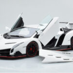 Lamborghini Veneno White AUTOart 1:18 - image 2 of 8