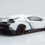 Lamborghini Veneno White AUTOart 1:18 - image 4 of 8