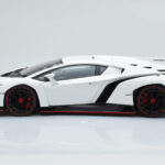 Lamborghini Veneno White AUTOart 1:18 - image 5 of 8
