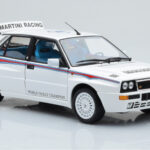 Lancia Delta HF Integrale 6 White Kyosho 1:18 - image 6 of 8