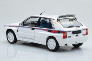 Lancia Delta HF Integrale 6 White Kyosho 1:18 08344E Diecast — photo 7 of 8