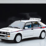 Lancia Delta HF Integrale 6 White Kyosho 1:18 - image 8 of 8