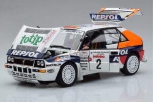 Lancia Delta HF Integrale Evoluzione #2 C. Sainz / L. Moya Tour de Corse 1993 Kyosho 1:18 08348J Diecast — photo 2 of 9