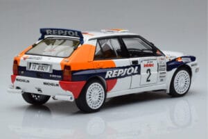 Lancia Delta HF Integrale Evoluzione #2 C. Sainz / L. Moya Tour de Corse 1993 Kyosho 1:18 08348J Diecast — photo 3 of 9