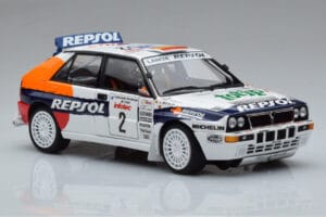 Lancia Delta HF Integrale Evoluzione #2 C. Sainz / L. Moya Tour de Corse 1993 Kyosho 1:18 08348J Diecast — photo 5 of 9