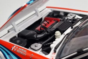 Lancia Delta HF Integrale Evoluzione #3 D. Auriol / B. Occelli Tour de Corse 1992 Kyosho 1:18 08348H Diecast — photo 8 of 9