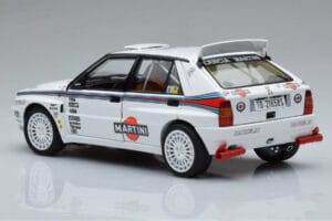 Lancia Delta HF Integrale Evoluzione Test Car Kyosho 1:18 08348G Diecast — photo 6 of 9