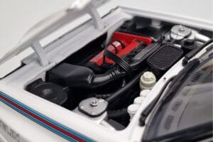 Lancia Delta HF Integrale Evoluzione Test Car Kyosho 1:18 08348G Diecast — photo 8 of 9