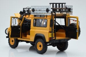 Land Rover Defender 90 Camel Trophy Borneo 1985 Almost Real 1:18 810213 Diecast — photo 5 of 8
