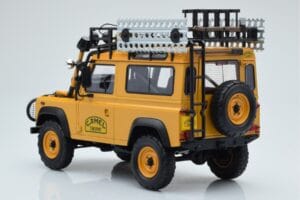 Land Rover Defender 90 Camel Trophy Borneo 1985 Almost Real 1:18 810213 Diecast — photo 7 of 8