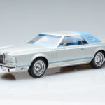 Lincoln Continental Mark V Silver MCG 1:18