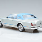 Lincoln Continental Mark V Silver MCG 1:18 - image 5 of 6