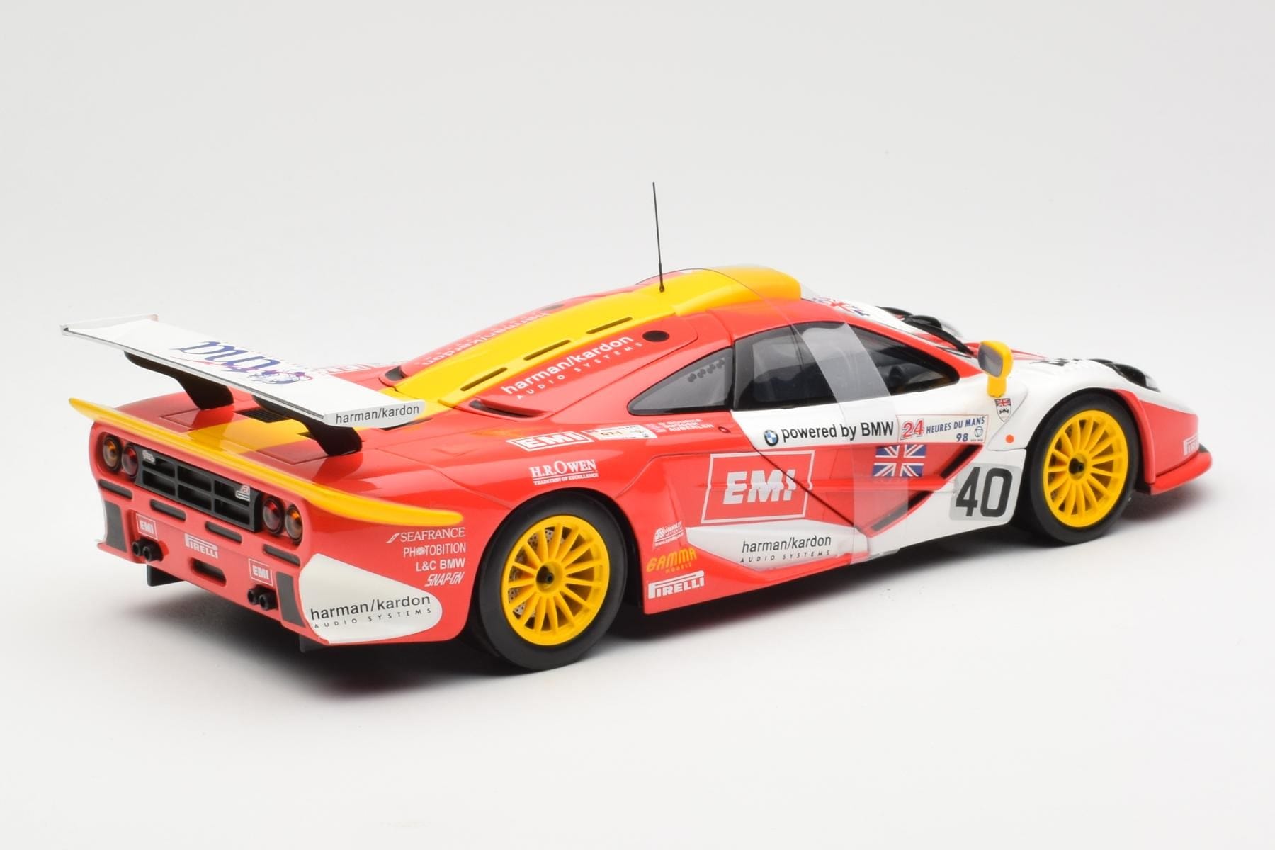 McLaren F1 GTR #40 J. O'Rourke / M. Sugden / P. Auberlein EMI 24 Hours of Le Mans 1996 UT Models 1:18 39820 Diecast — photo 2 of 6