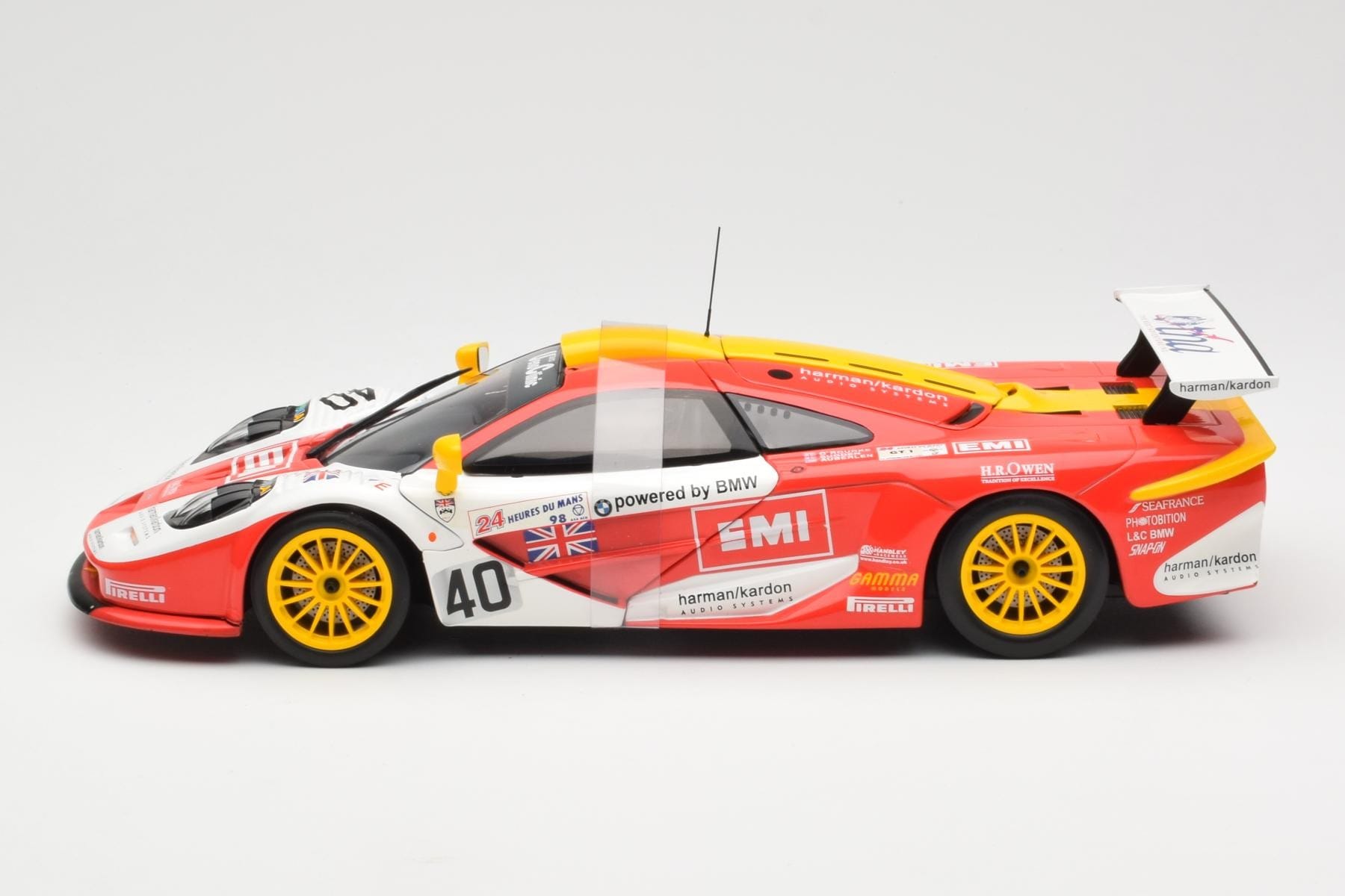 McLaren F1 GTR #40 J. O'Rourke / M. Sugden / P. Auberlein EMI 24 Hours of Le Mans 1996 UT Models 1:18 39820 Diecast — photo 3 of 6