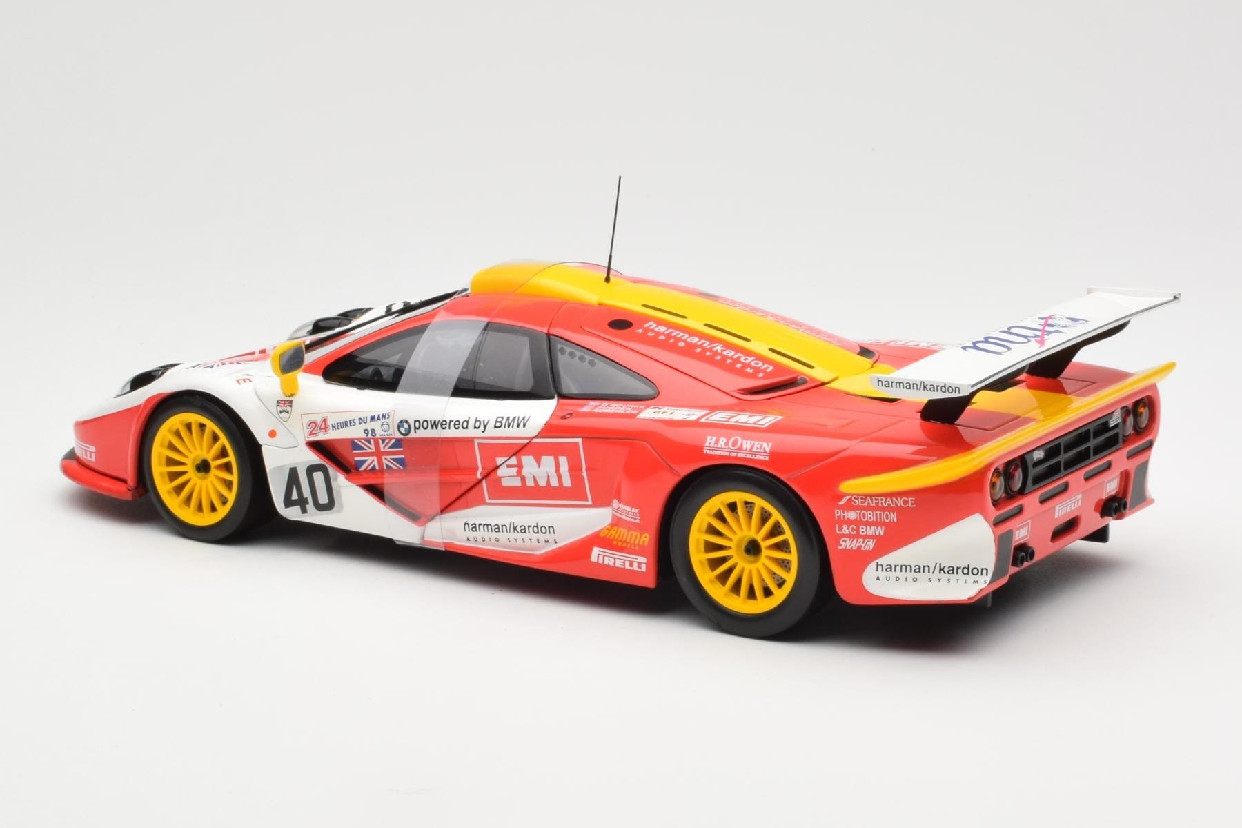 McLaren F1 GTR #40 J. O'Rourke / M. Sugden / P. Auberlein EMI 24 Hours of Le Mans 1996 UT Models 1:18 39820 Diecast — photo 5 of 6