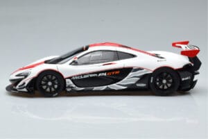 McLaren P1 GTR Gloss White With Red Stripes AUTOart 1:18 81541 Composite — photo 4 of 7