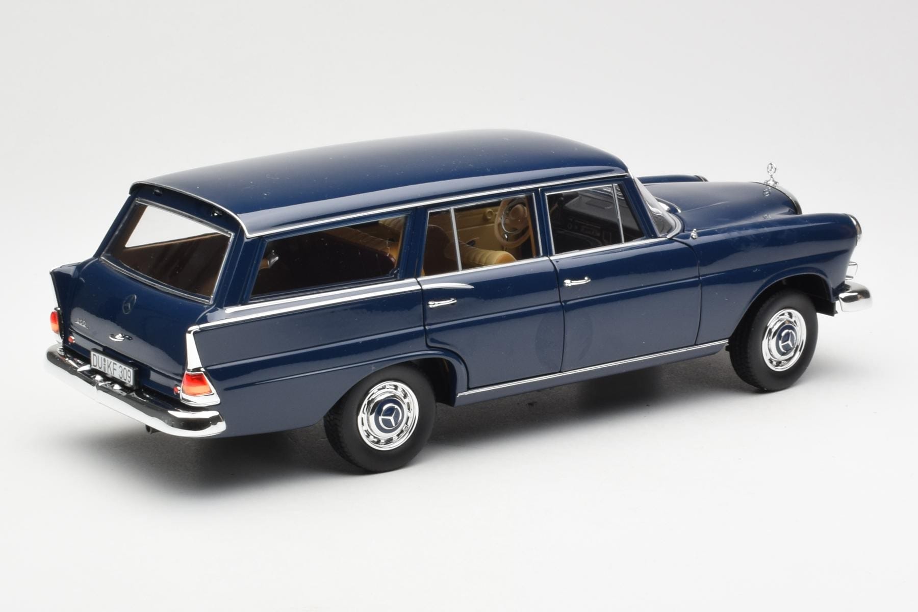 Mercedes 200 Universal W115 Blue Norev 1:18 183599 Diecast — photo 3 of 8