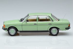 Mercedes 200 W123 Green Norev 1:18 183796 Diecast — photo 4 of 7