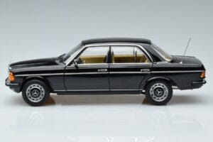 Mercedes 230E W123 Limited Edition Norev 1:18 183711 Diecast — photo 5 of 8