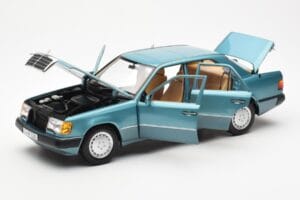 Mercedes 230E W124 Beryl Metallic Dealer Edition Norev 1:18 B66040698 Diecast — photo 2 of 8