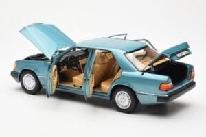 Mercedes 230E W124 Beryl Metallic Dealer Edition Norev 1:18 B66040698 Diecast — photo 5 of 8