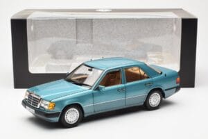 Mercedes 230E W124 Beryl Metallic Dealer Edition Norev 1:18 B66040698 Diecast — photo 8 of 8