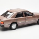 Mercedes 230E W124 Rosewood Metallic Dealer Edition Norev 1:18 B66040697 - image 3 of 8