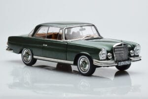 Mercedes 250 SE Coupe W111 Green Metallic Limited Edition Norev 1:18 183764 Diecast — photo 5 of 7