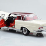 Mercedes 280 SE W108 White AUTOart 1:18 - image 3 of 8