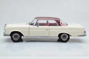 Mercedes 280 SE W108 White AUTOart 1:18 76287 Diecast — photo 5 of 8