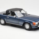 Mercedes 300 SL R107 Nautical Blue Norev 1:18 183466 - image 6 of 8