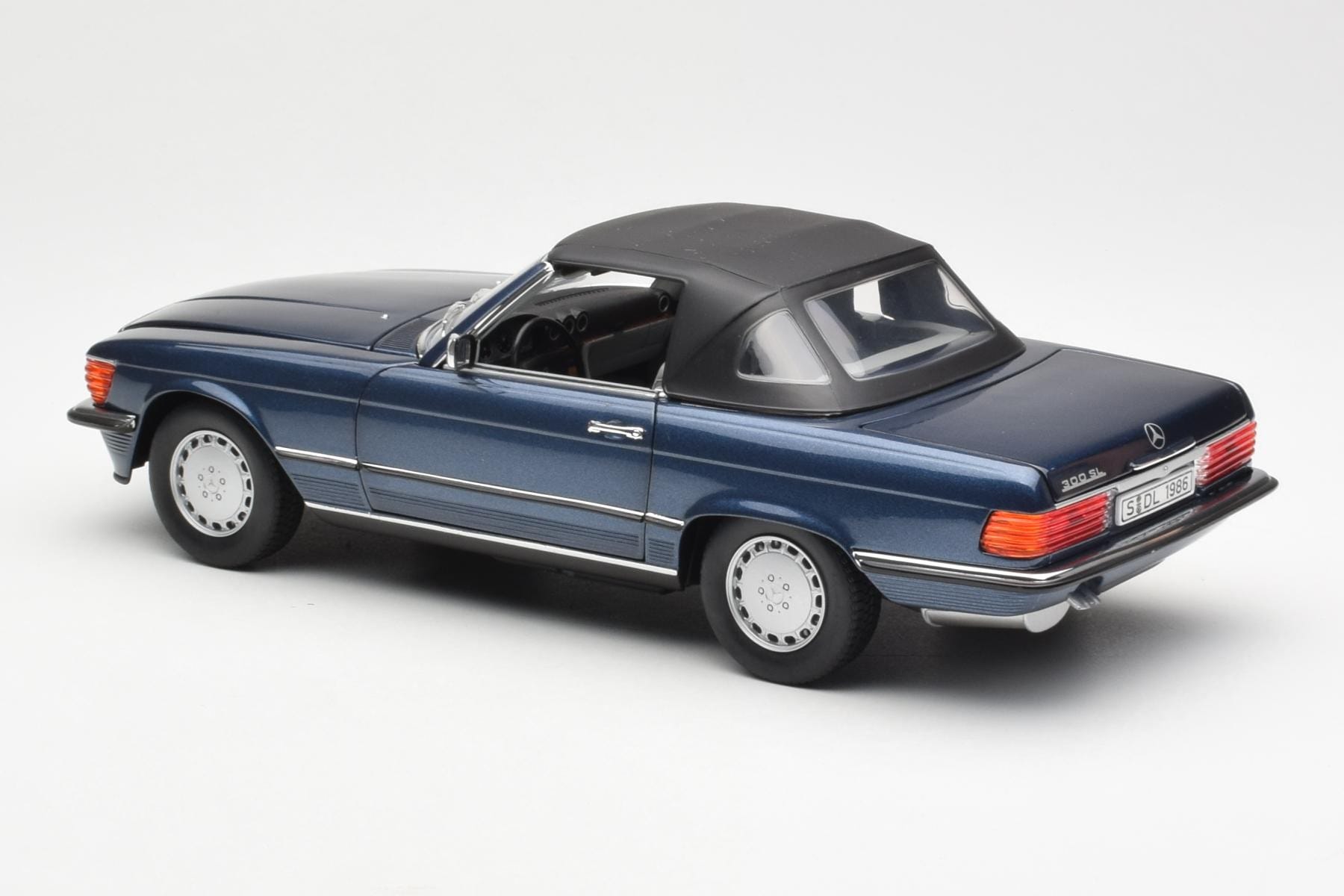 Mercedes 300 SL R107 Nautical Blue Norev 1:18 183466 Diecast — photo 7 of 8