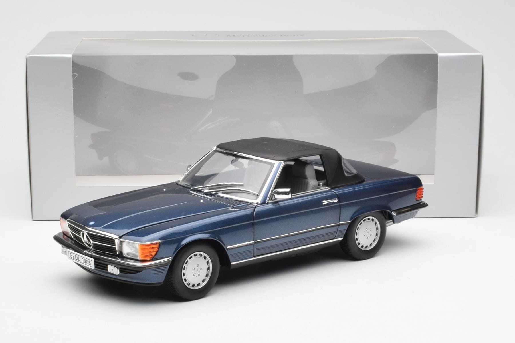 Mercedes 300 SL R107 Nautical Blue Norev 1:18 183466 Diecast — photo 8 of 8