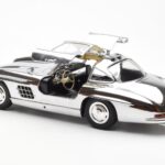 Mercedes 300 SL W198 Chrome Minichamps 1:18 B66040645 - image 5 of 8
