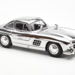 Mercedes 300 SL W198 Chrome Minichamps 1:18 B66040645 - image 6 of 8