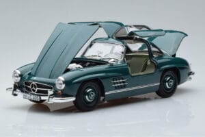 Mercedes 300 SL W198 Gullwing Green Norev 1:18 183851 Diecast — photo 2 of 7