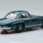 Mercedes 300 SL W198 Gullwing Green Norev 1:18 - image 3 of 7