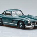 Mercedes 300 SL W198 Gullwing Green Norev 1:18 - image 5 of 7