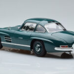Mercedes 300 SL W198 Gullwing Green Norev 1:18 - image 6 of 7