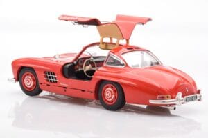 Mercedes 300 SL W198 Gullwing Red Minichamps 1:18 110037211 Diecast — photo 5 of 8