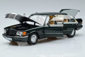 Mercedes 560 SEL W126 Dark Green Metallic Norev 1:18 B66040682 Diecast — photo 2 of 7